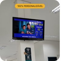 Painel de senhas panel4you personalizado com a identidade de uma cooperativa de crédito